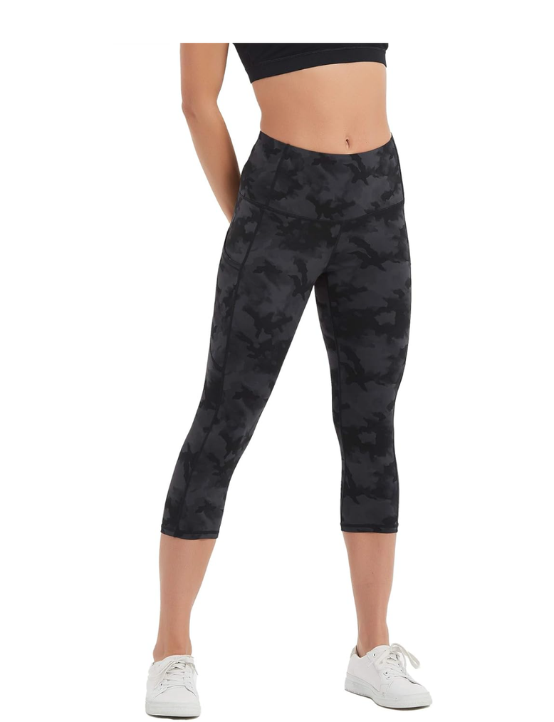 Women's Capri Yoga Pants with Pockets Essential High Waisted Legging for Workout Cycling Leggings XXL, Black Camo