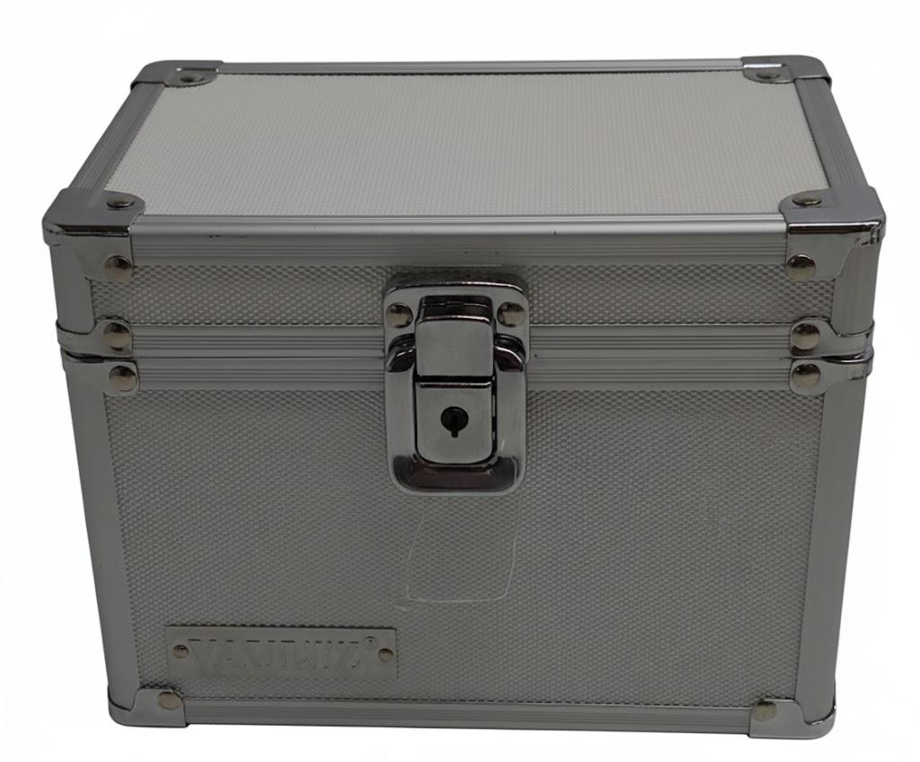 Vaultz Locking Index Card File with Flip Top, Holds 450 4 x 6 Cards, 7 x 5 x 5, White (VZ01171)