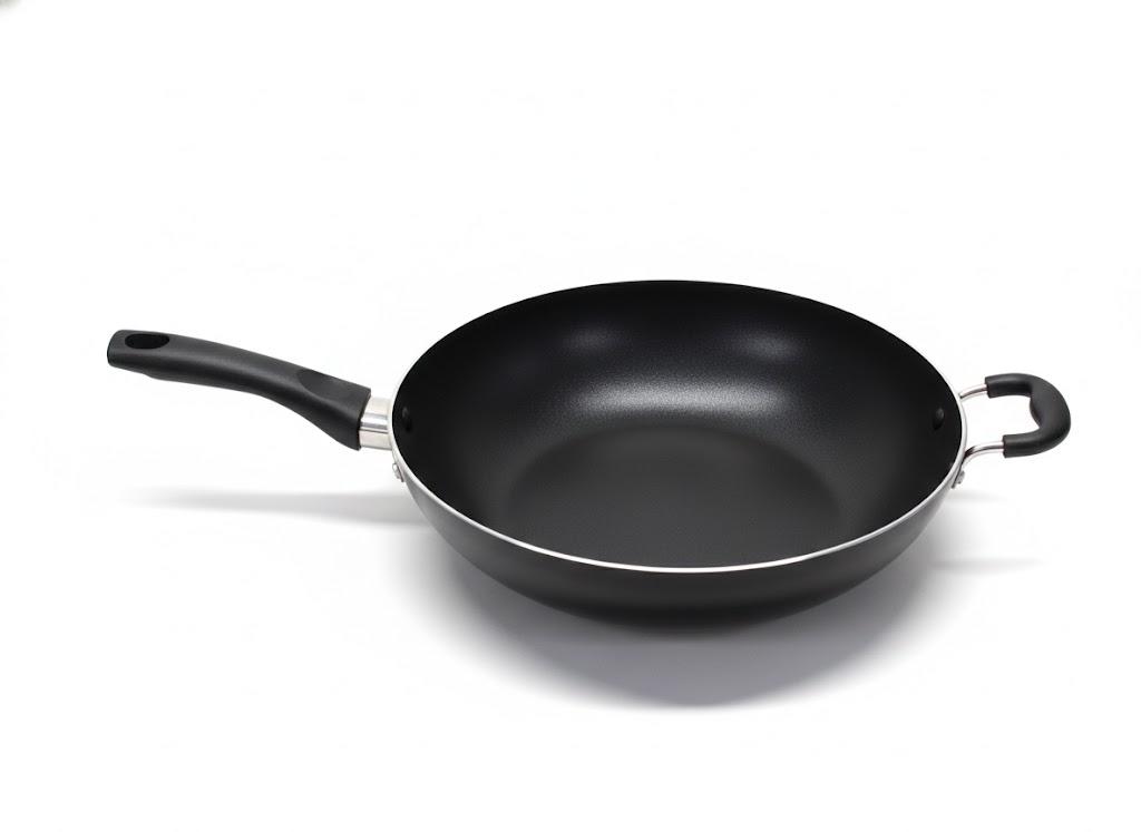 Bzayeat 12 Inch Non-Stick Ceramic Stainless Steel Frying Pan - With Lid & Helper Handle, Induction Compatible Skillet, Dishwasher & Oven Safe Up to 600F, Detachable Handle, Perfect for 4 People