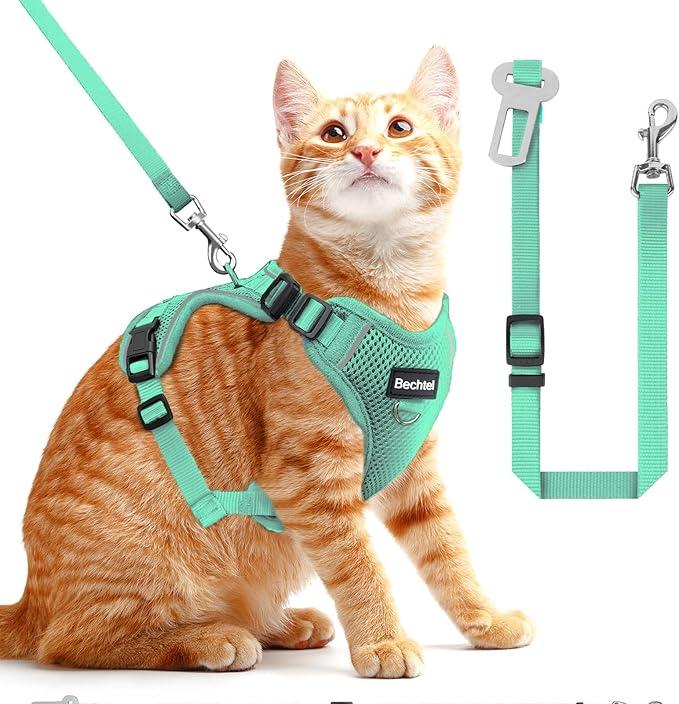 Cat Harness and Leash for Walking, The Upgrade Can be Adjusted in Four Directions and Breathable Cat Harness for Anti Escape That can be Fitted and Positioned, Reflective Strips Harness, Green,S