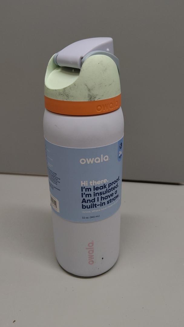 Owala FreeSip Insulated Stainless Steel Water Bottle with Straw for Sports, Travel, and School BPAFree Sports Water Bottle, 32 oz, Beach House