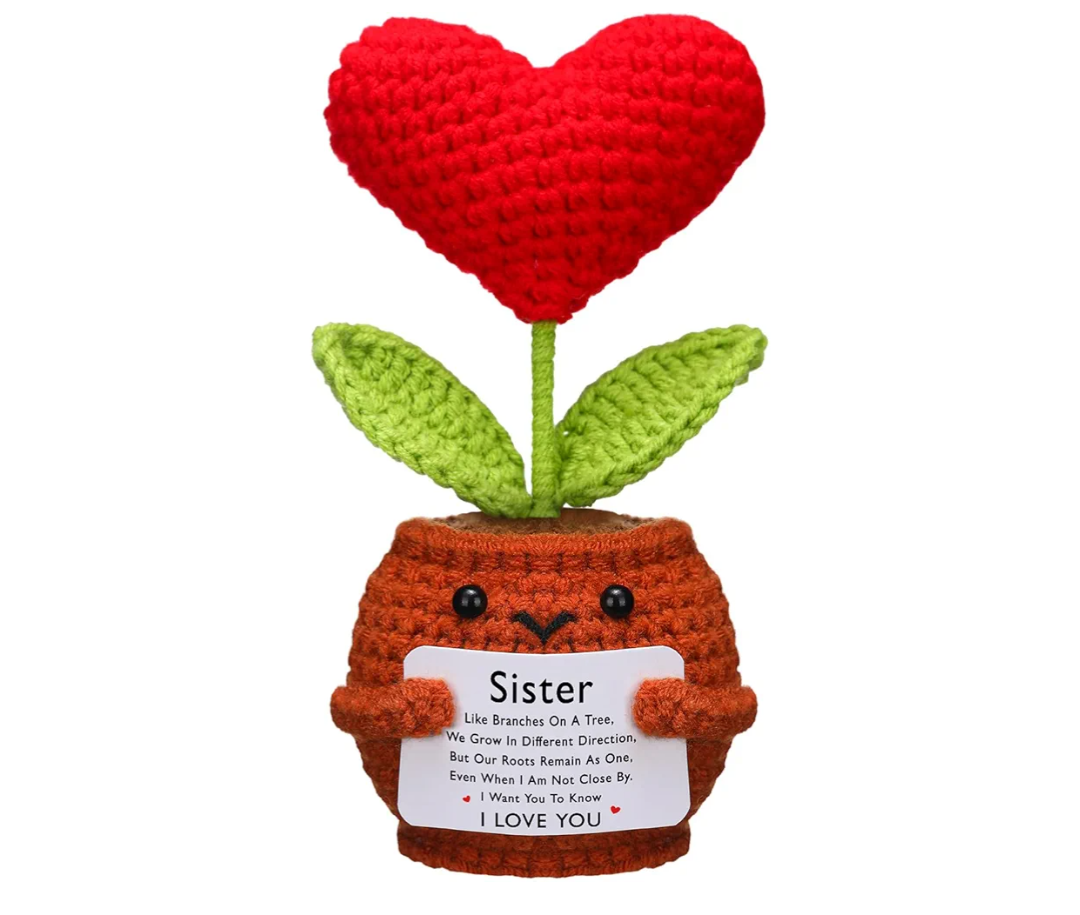 Sister Gifts Handmade Crochet Doll with Card Crochet Present for Sisters Sis Big Little Sister Birthday Wedding Home Decor(Heart)