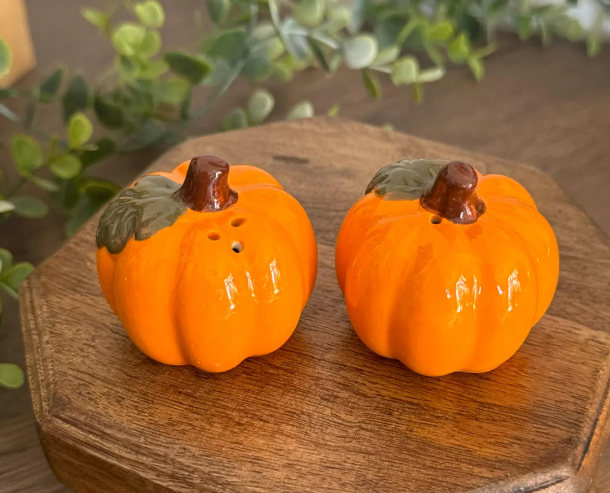 Pumpkin Salf And Pepper Shakers