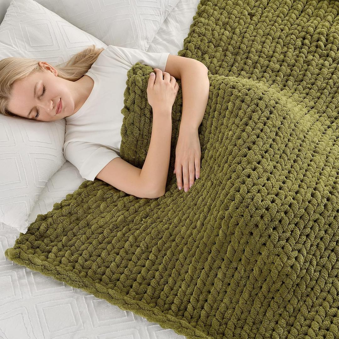 Maetoow Tighter Version Chenille Chunky Knit Blanket Throw 4050 Inch, Handmade Warm & Cozy Blanket Couch, Bed, Home Decor, Soft Fleece Banket, Boho Thick Blankets and Giant Yarn ThrowsOlive Green