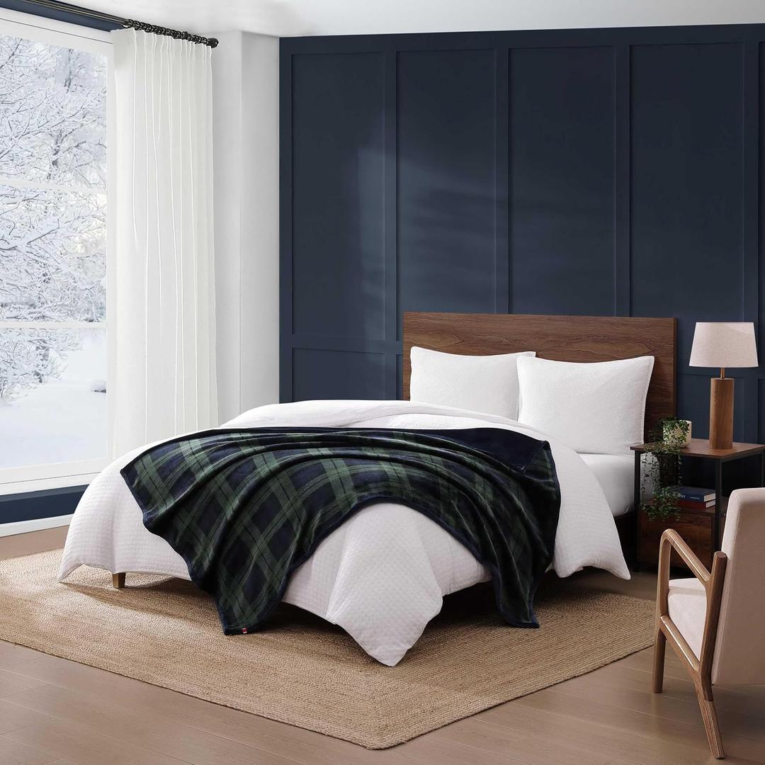 Tommy Hilfiger - Soft Fleece Throw Blanket for Couch or Bed, 50 x 70