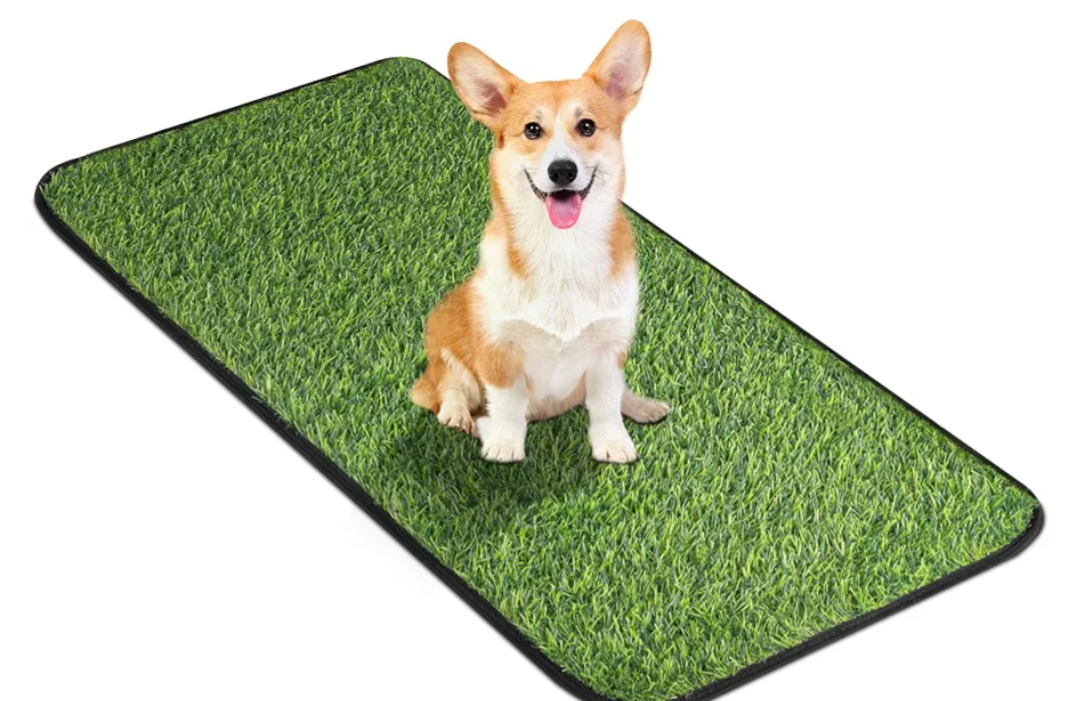 Artificial Grass Mat, Dog Grass Pee Pads, Fake Grass Pad for Pets Potty Training, Soft Grass Rug, Grass Doormat with Drainage Holes, Pet Turf for Indoor Outdoor Use, Washable(15.7''*31.5'')