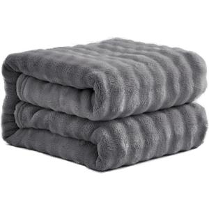 XMNTG Plush Flannel Dark Grey Throw Blanket 3D Bubble Pattern Blanket Lightweight Travel Camping Throw Blanket Soft Cozy Blanket for Couch Sofa Bed Home Decor (Dark Grey, 60''x80'')