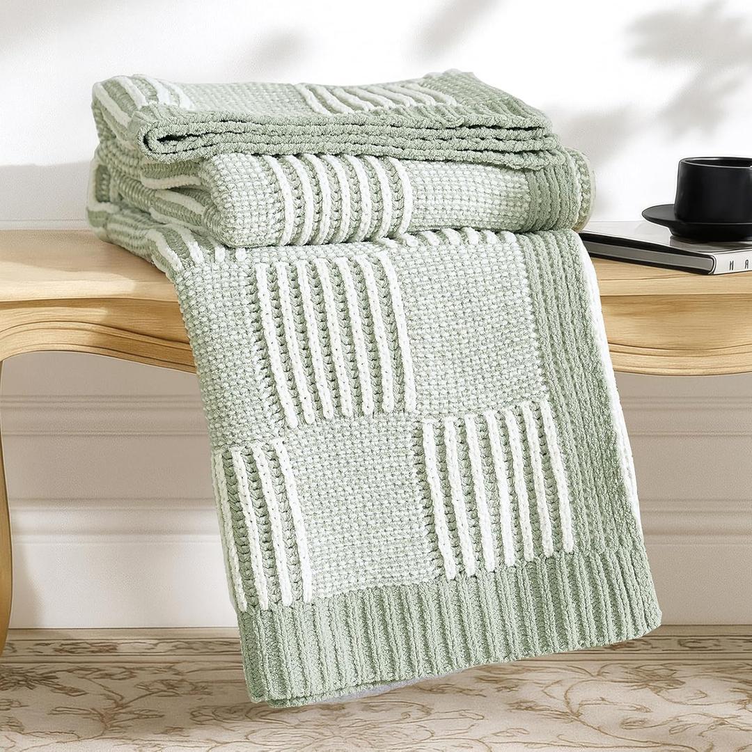Amélie Home Knit Throw Blanket, Soft Chenille Cozy Breathable Pineapple Chunky Decorative Blanket for Couch, Bed & Sofa, French-Inspired Lightweight Warm Gift for Women, Sage Green, 50"x60"