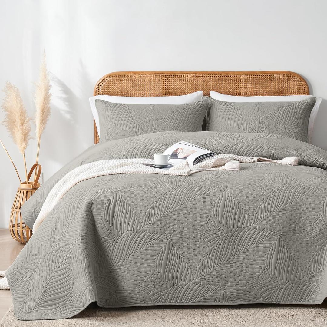 OARAGE Queen Quilt Bedding Set Soft Lightweight Grey Bedspread with Leaf Pattern,Ultrasonic Microfiber Bed Coverlet Full Size for All Season (1 Quilt, 2 Shams)