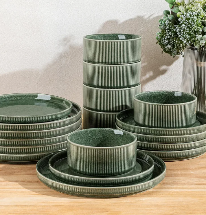 GBHOME Stoneware Dinnerware Sets for 4,Round Reactive Glaze Ceramic Plates and Bowls Set, Highly Scratch Resistant| Dishwasher & Microwave Safe Dishes Set, Service for 4(12Pcs), Dark Green