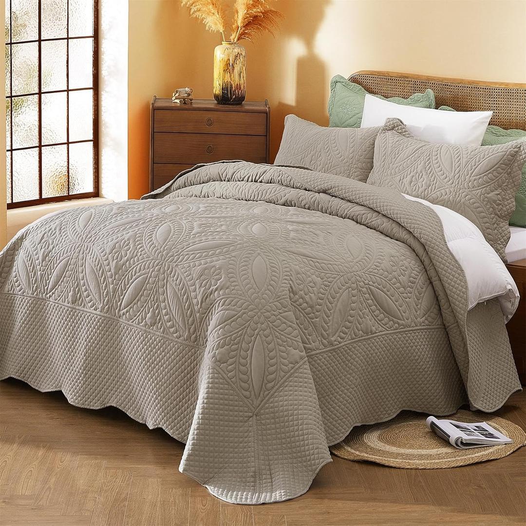 Cmfshape Oversize King Bedspread 128"x120",3 Piece California King Quilt,Lightweight Blue Quilt Set for All Season,Modern Coin Pattern Bedding Set(1 Quilt,2 Pillowshams)