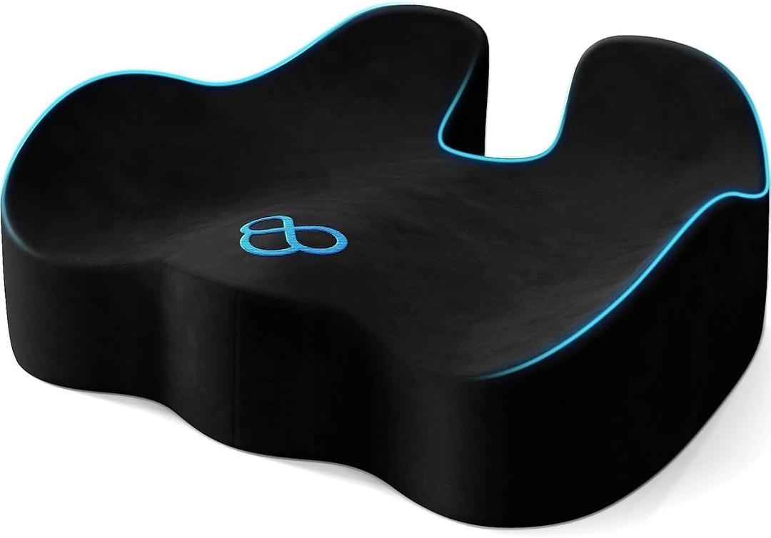 Seat Cushion, Non-Slip Memory Foam Chair Cushion for Taibone, Black/Large
Chair Pillow with Handles for Car Office Chair, Tailbone/Sciatica Easing& Post-Surgery Recovery Chair Cushion