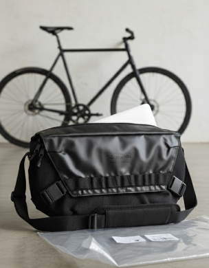 Classic Messenger Bag for Men Lagre Laptop Bag Crossbody Sling Water Resistant for Travel Buisness Cycle Bags (Black)