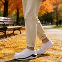 Chill Walk Clogs for Men Women, Slip-On Plush Fleece Lined Winter Mules, Indoor Outdoor House Shoes Chef Nurse Garden Shoes Cushioned Supportive Closed-Toe WHT , Size 5/6