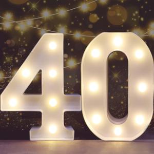 Pooqla 40th Birthday Decorations for Her Him, Light Up Number 40 for Party Table Decorations, 40th Birthday Gift for Women Men, Backdrop Wall Decor for 40th Wedding Anniversary Decoration (White)