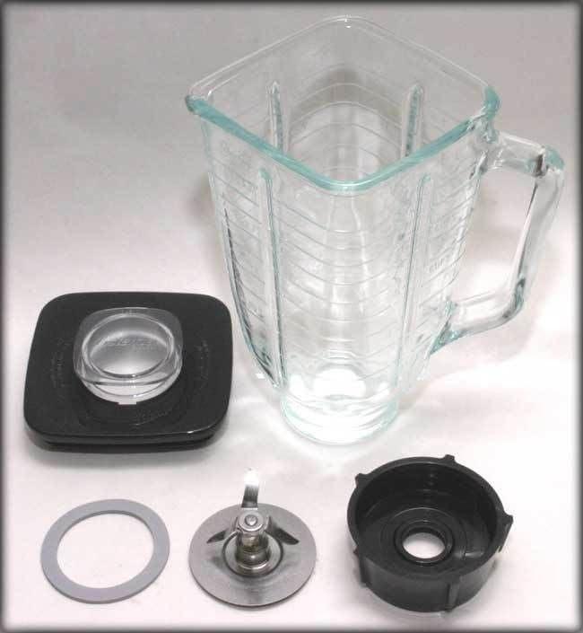 Oster 8-Speed Blender, 6-Cup Glass Jar, with 20 oz Portable Blend-n-Go Cup