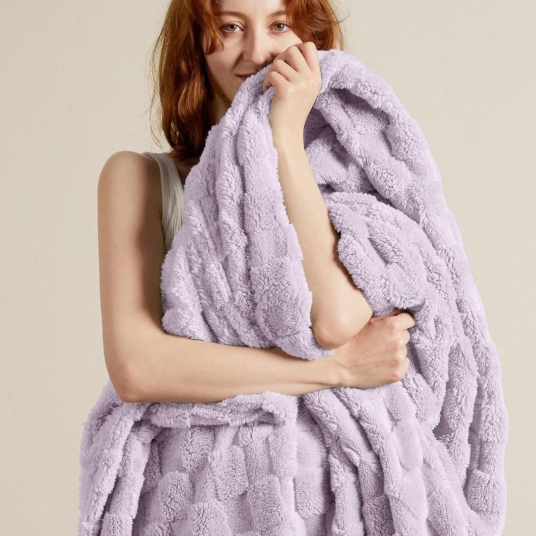 Bedsure Gentle Soft King Size Blanket for Bed - Super Soft Cozy Mothers Gifts Day Blankets, Large Fuzzy Fleece Throw for Bedroom Decor for Girls, Lavender Fog, 108x90 Inches