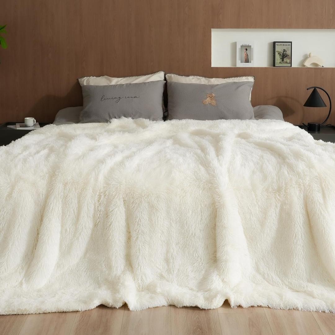 Pawque Luxury Faux Fur Throw Blanket, Super Soft King Size Throw Blankets 90x90 inches, Decorative Blankets for Sofa Couch Bed Chair Photo Props, Breathable & Washable, Cream