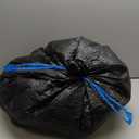 Air Mattress Twin with Built-in Pump, Blow Up Mattress with Soft Flocked Top, Leakproof Inflatable Mattress, Foldable Waterproof Air Bed for Home, Guests, Camping, with Storage Bag (Deep Blue)