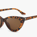 Retro Triangle Sunglasses Narrow Cat Eye Sunglasses for Women Clout Goggles Plastic Frame Leopard Print Tea Flakes