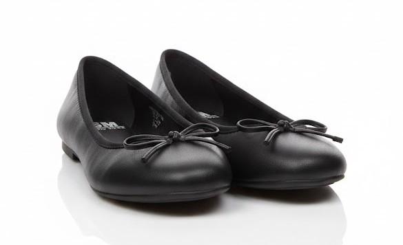 Women’s Modern Cutout Flats, Size 10