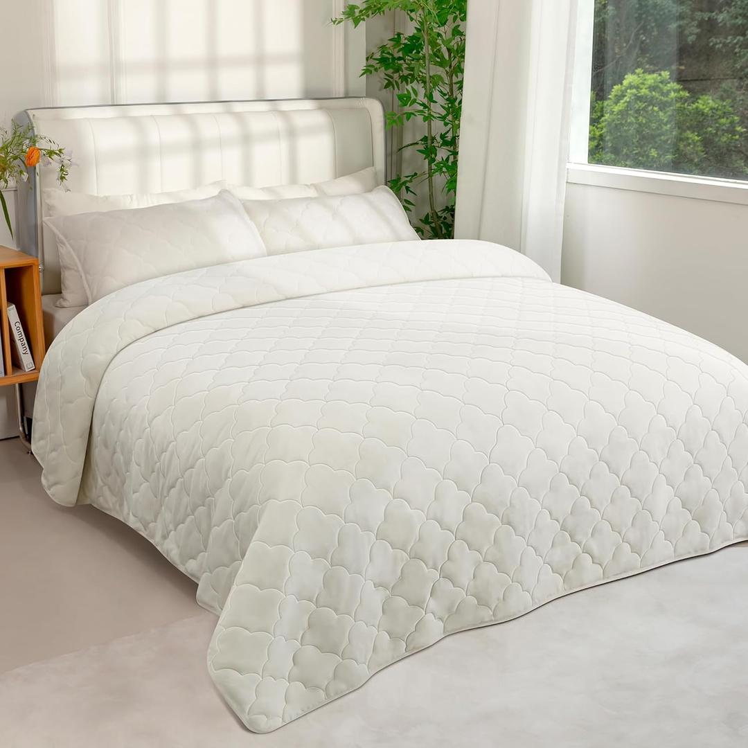 Velvet Quilt Set King Size - Luxury Lightweight Velvet Bed Comforter & 2 Pillow Shams | Oversized Coverlet Bedspread 3 Piece | Oeko-TEX All Season Bedding White