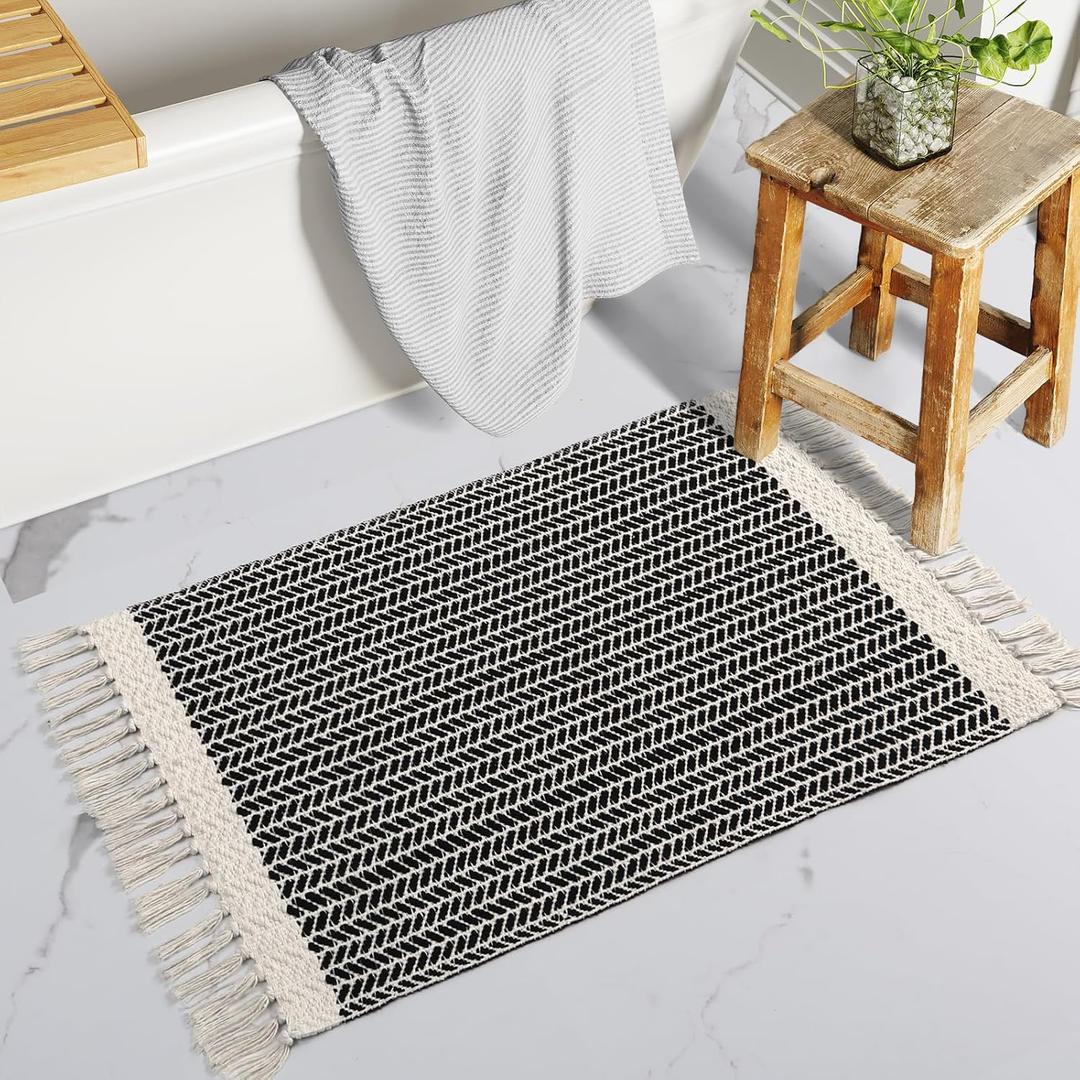 Lahome Belle Boho Bathroom Rugs, Small 2x3 Front Door Mat Lightweight Kitchen Rug Woven Cotton Area Rug with Tassels, Farmhouse Washable Black and White Throw Rug Low Pile Carpet for Entry Laundry