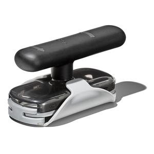2pcs OXO Good Grips Twisting Jar Opener with Basepad