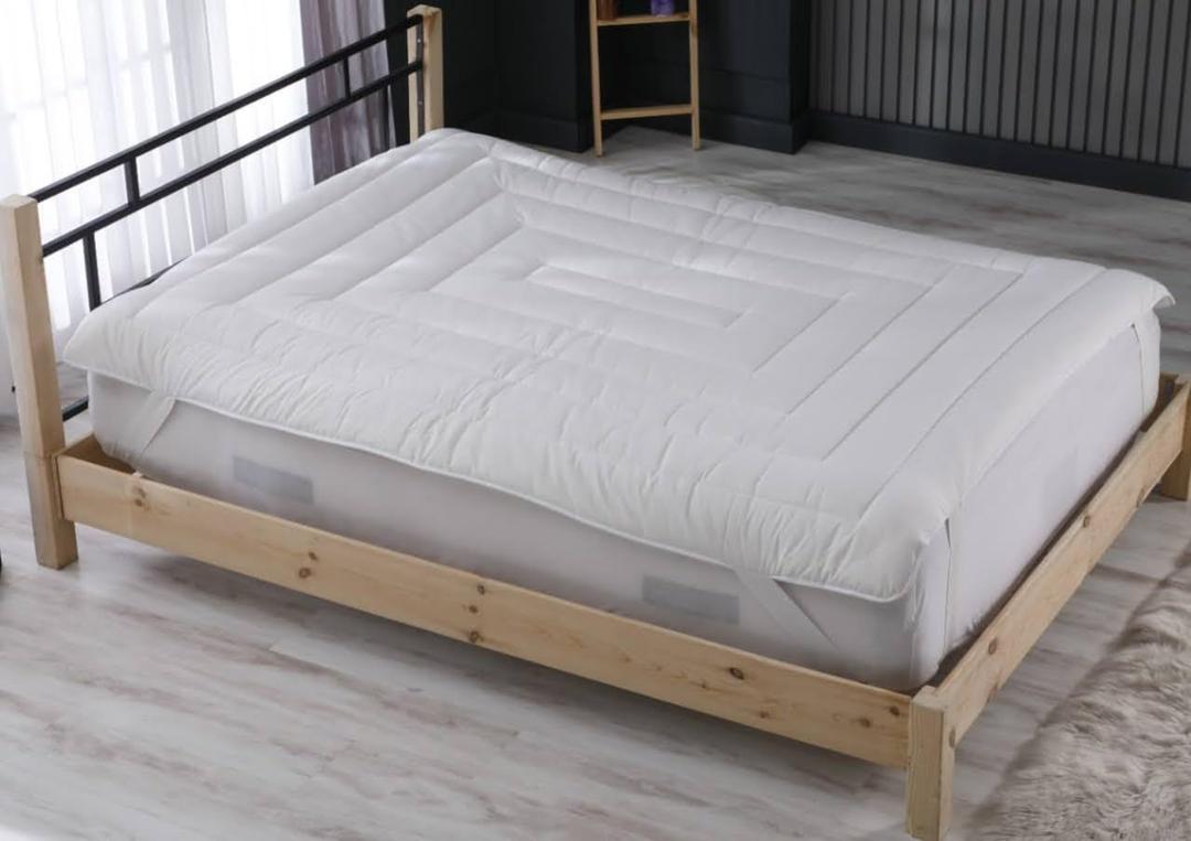 SLIMLINE Natural Wool Mattress Pad, Merino Wool Filling, Quilted Natural Cotton Cover, 1" Thickness, Hypoallergenic, All Seasons, White (Queen)