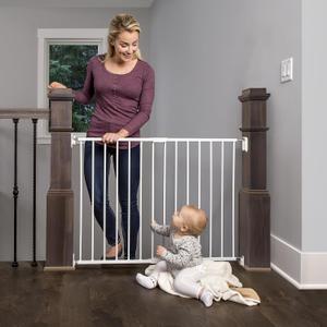 Regalo Safety 24"-40.5" Extra Wide Baby Gate for Top of Stairs & Dooways
Hardware Mounted, For Babies, Toddlers & Pets, White, Tested & Trusted for 30 Years