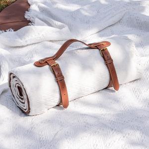 Picnic Blanket, 2 in 1 Outdoor Waterproof Throw Blanket, Large Foldable Beach Mat fit 4-6 Adults, Perfect for Yoga, Stadium , Car , Best Gift for Couple & Families (White)