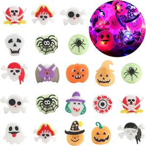 DERAYEE Halloween LED Rings for Kids, 50Pcs Light Up Ring Toys Halloween Party Favors Flash Finger Lights Glow in The Dark Treats Goodie Bag Fillers