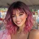 Nnzes Pink Wig with Bangs for Women Short Bob Wavy Charming Synthetic Wigs with Natural Shoulder Length Curly Heat Resistant Fiber Hair for Daily Party Use