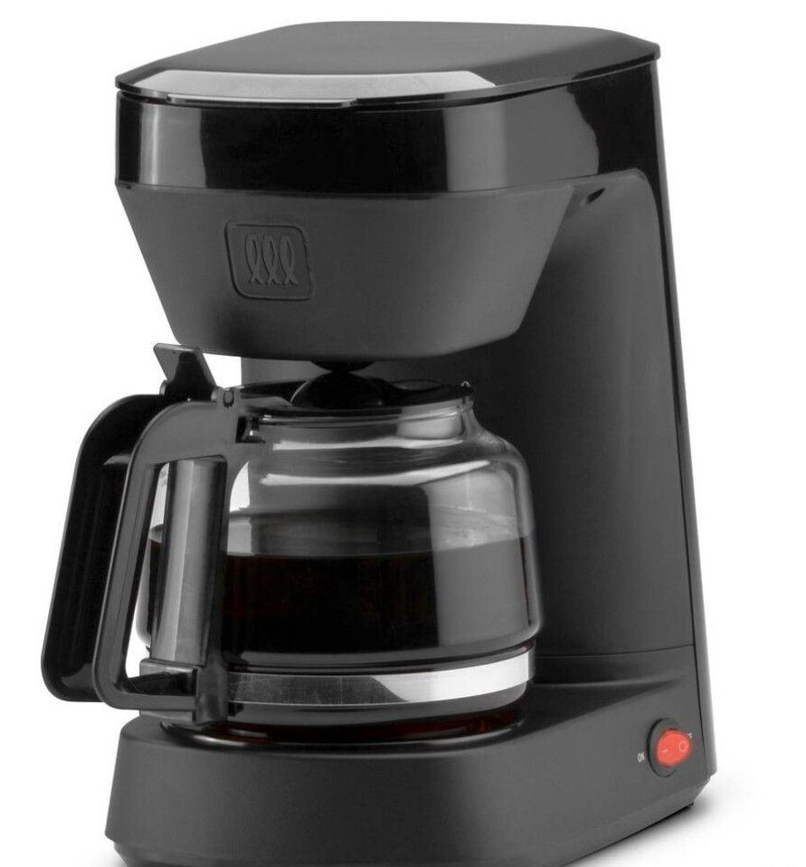 Toastmaster 5-Cup Drip Coffee Maker in Black