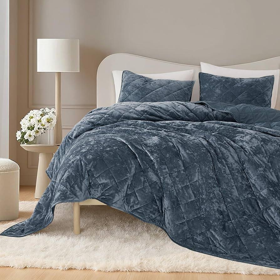 Velvet Quilt Set King Size, Ultra Soft Luxury Lightweight Summer Velvet Comforter Set, Oversized Bedspread Coverlet with 2 Shams Geometries Pattern,for All Season(Stormy Blue, King)