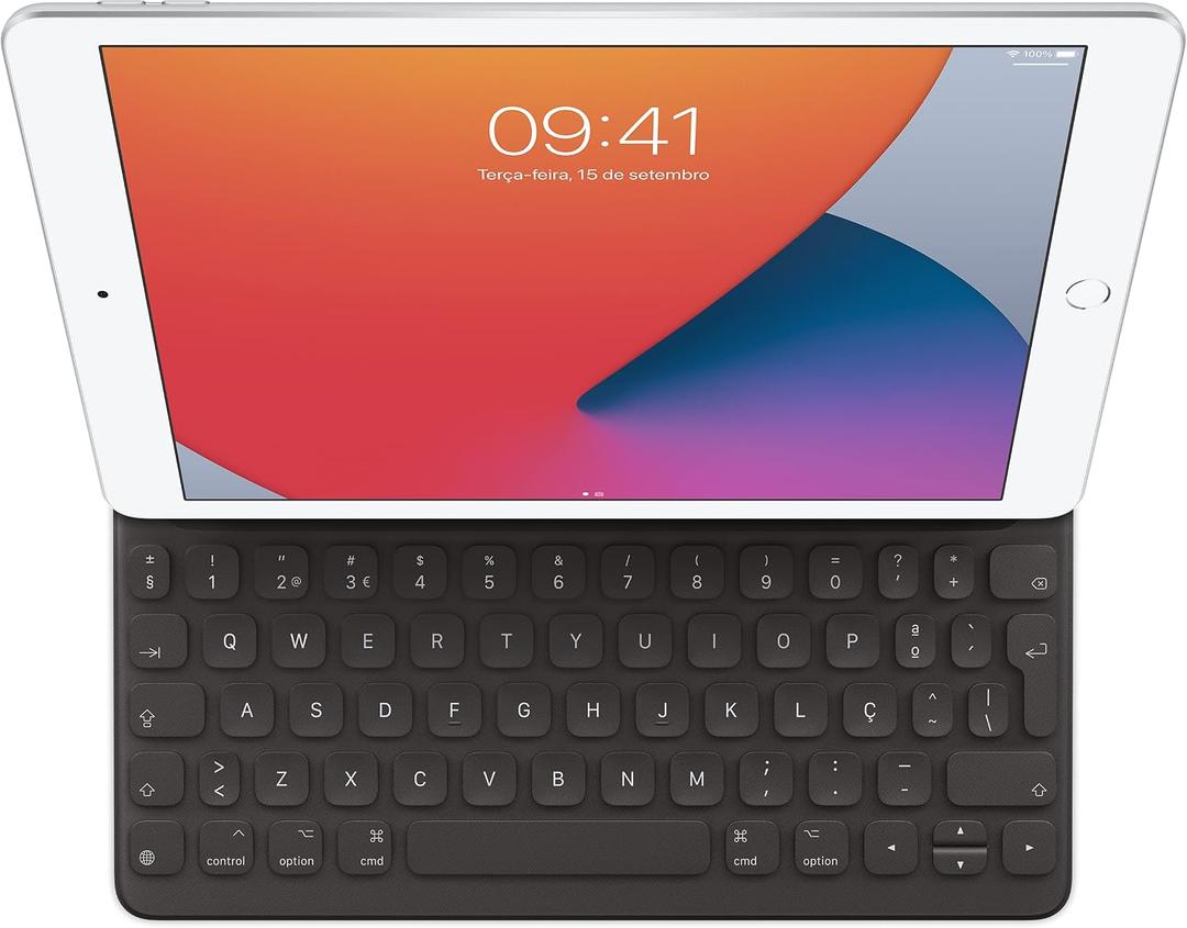 Apple Smart Keyboard: iPad Keyboard and case for iPad Pro 10.5-inch, iPad Air (3rd Generation), and iPad (7th, 8th, and 9th Generation), Comfortable Typing Experience, Portuguese - Black
