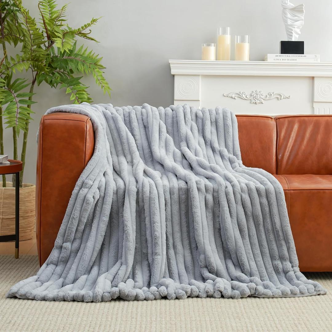 Amlie Home Faux Fur Throw Blanket for Couch, Cozy Fuzzy Fluffy Fur Luxurious Soft Striped Plush Gift Blankets for Family Sofa Chair Bed Living Room Bedroom, 55"x70", Light Grey