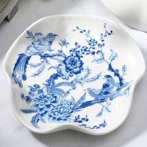 Honeydak Chinoiserie Floral Spoon Rest for Kitchen Counter, Ceramic Porcelain Cooking Spoon Holder Spatula Rest Tray for Stovetop Kitchen Blue White Chinoiserie Housewarming Gift, 5.2 Inch