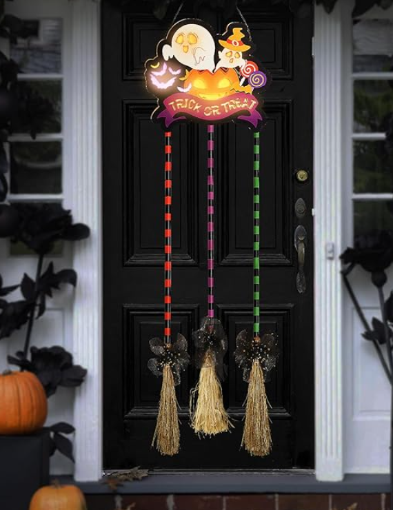 Halloween Witch Broom Decorations, Light-Up Halloween Porch Decor Outdoor, Wooden Witch Broom Sign, Indoor Halloween Wall Decor, Yard Door Decorations for Trick or Treat Sign (Exclude Battery)