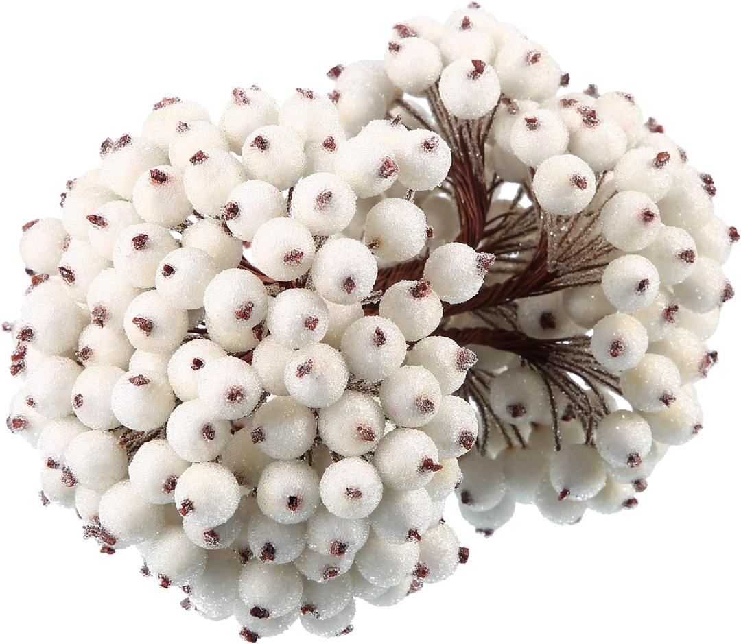 Tatuo 400 Pcs White Berries Stems 12 mm Artificial Frosted Holly Berries for Christmas Tree Decor Rustic Fake Simulation Mini Berry Fruit for Christmas Wreath DIY Craft Xmas Party Supply