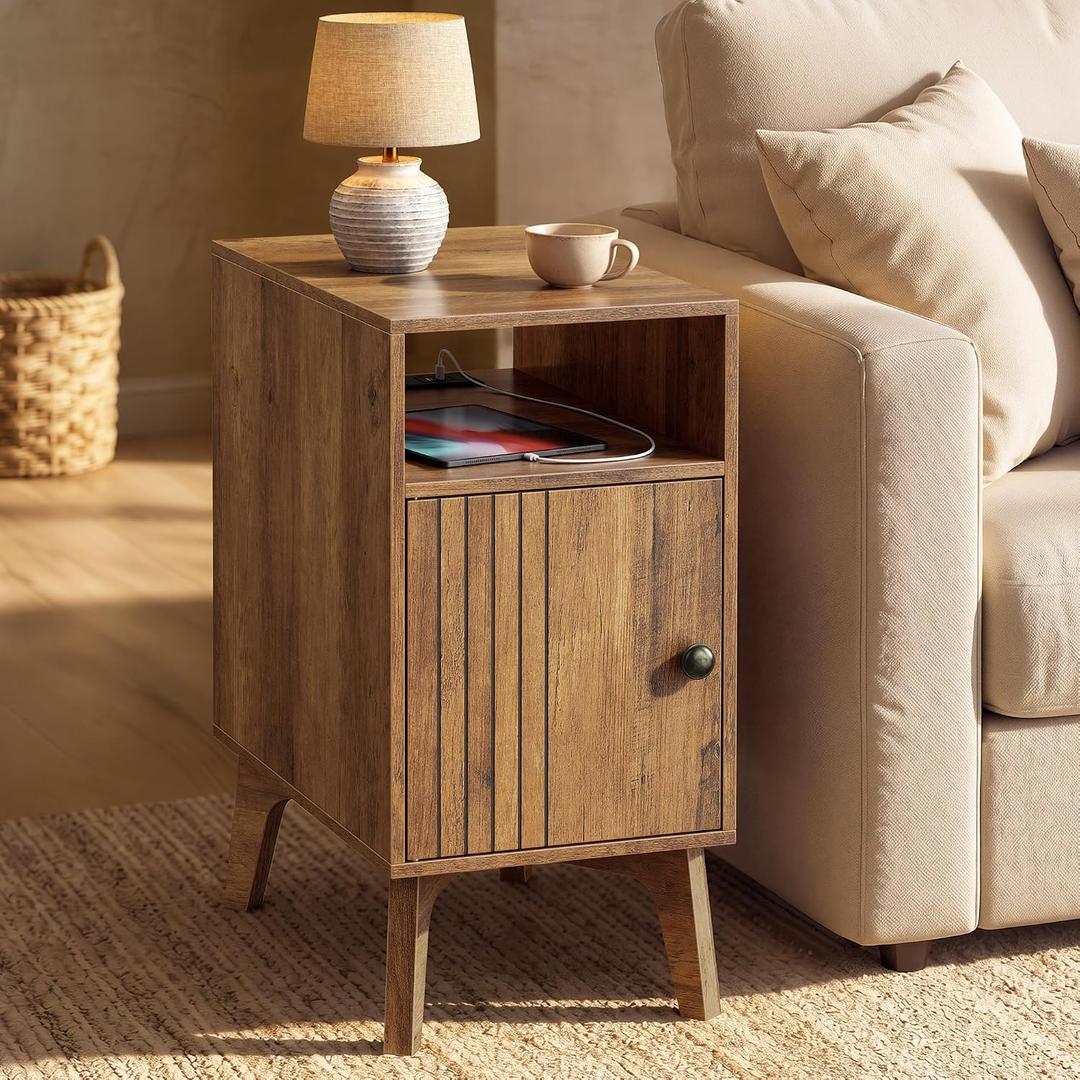 VASAGLE MAEZO Collection - End Table with Charging Station, Narrow Side Table, Nightstand with Tapered Legs, Curved Transitions, for Small Spaces, Living Room, Bedroom, Honey Brown ULET329K101S