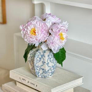 Vintage Blue Ceramic Vase, Small Blue and White Porcelain Decorative Flower Vase for Centerpiece Living Room Table Shelf, Chinoiserie French Country Decor
