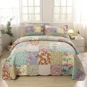 vctops Boho Patchwork Cotton Quilted Bedspread Quilt Set Queen Size 3 Pieces Soft Reversible Lightweight Coverlet Set Floral Print 1 Quilt and 2 Pillow Shams (Purple,Queen)