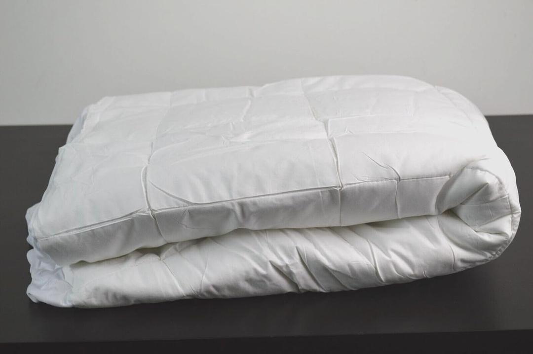 100% Hypoallergenic Down Alternative Mattress Topper Sateen Cotton Shell (Queen)