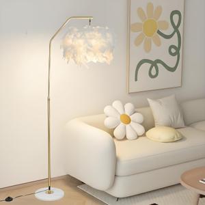 Modern Romantic Feather Floor Lamp White Feather Lamp for Bedroom Decoration Nordic Fashion Standing Tall Lamp for Living Room Luxury Gold Corner Light