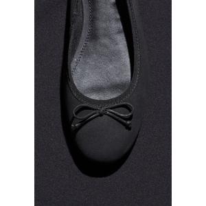 Women’s Modern Cutout Flats, Size 10