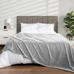 Pavilia Soft Fleece King Bed Blanket, Black and White, Large Fuzzy Plush Flannel, Warm Cozy Ribbed Microfiber for Sofa Couch, Lightweight Striped, 108x90