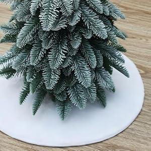TWSANTAMAS Christmas Tree Skirt, 18 Inch Mini Size, Plush Xmas Trees Decor, Indoor Festive Ornament, Holiday Decoration Mat（White）