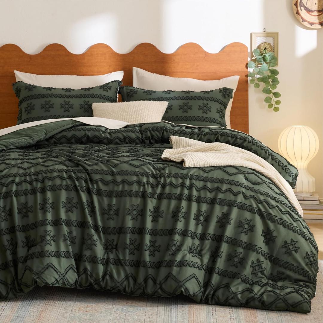 Bedsure Boho Comforter Set Queen - Olive Green Tufted Queen Size Comforter, 3 Pieces Farmhouse-Style Embroidery Bed Set, Soft Fluffy Geometric Pattern Bedding for All Seasons