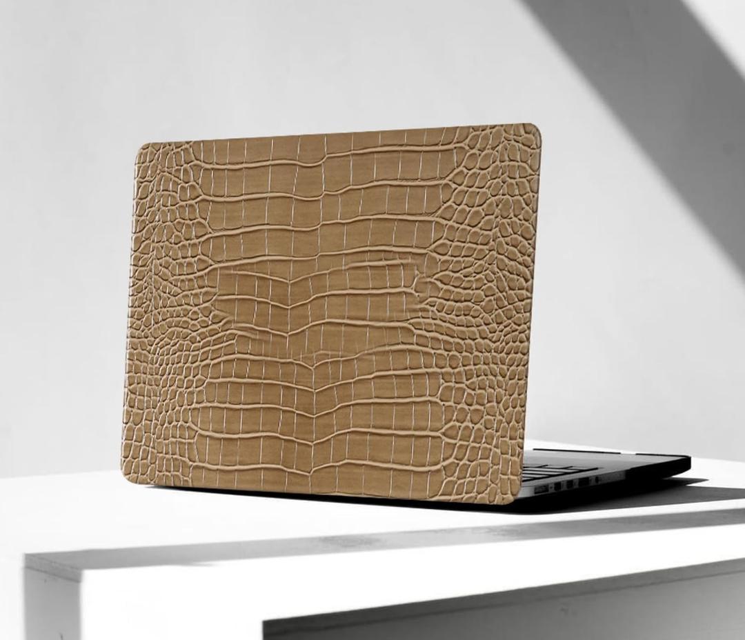 Compatible for Crocodile MacBook Pro 13 Inch Case 2025-2016 M2 M1 A2338 A2289 A2251 A2159 A1989 A1706 A1708, Textured Elegant Alligator Skin Snakeskin PU Leather Hardshell & Keyboard Cover, Brown
